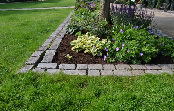 Flower Bed Mulching in Fishers